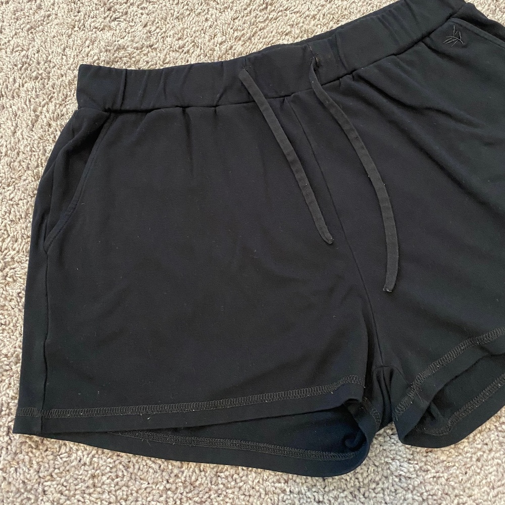 COZY EARTH BLACK PAJAMA SHORTS.